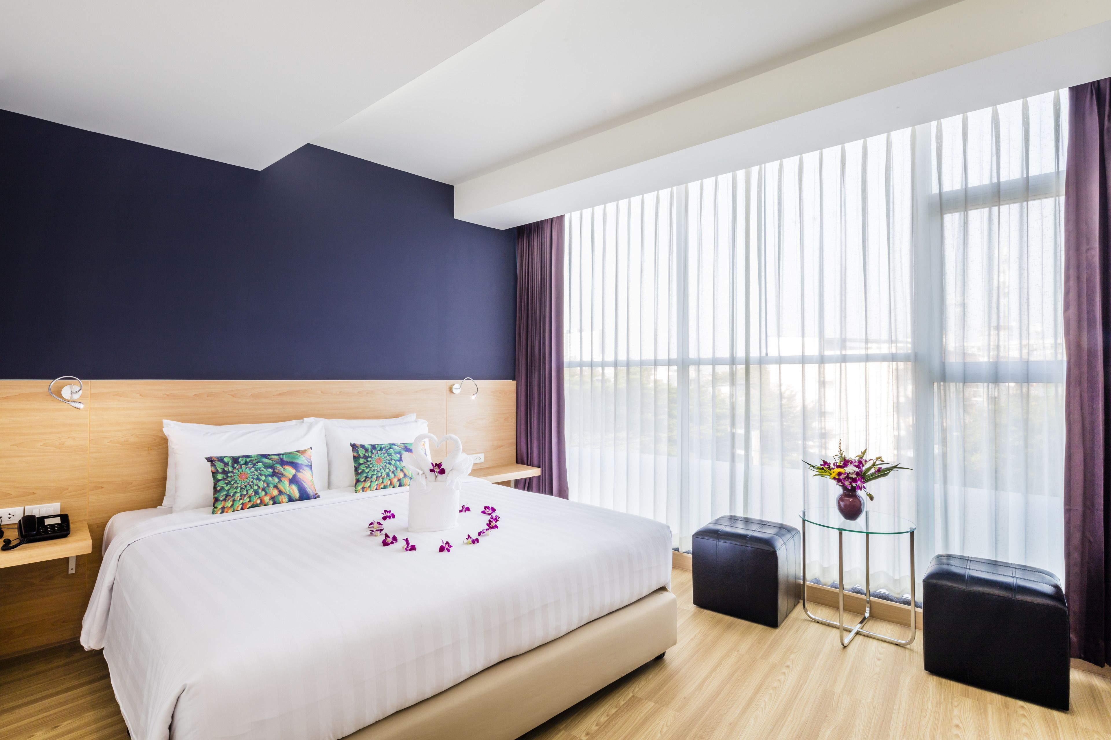 Premium bedding, in-room safe, desk, blackout curtains