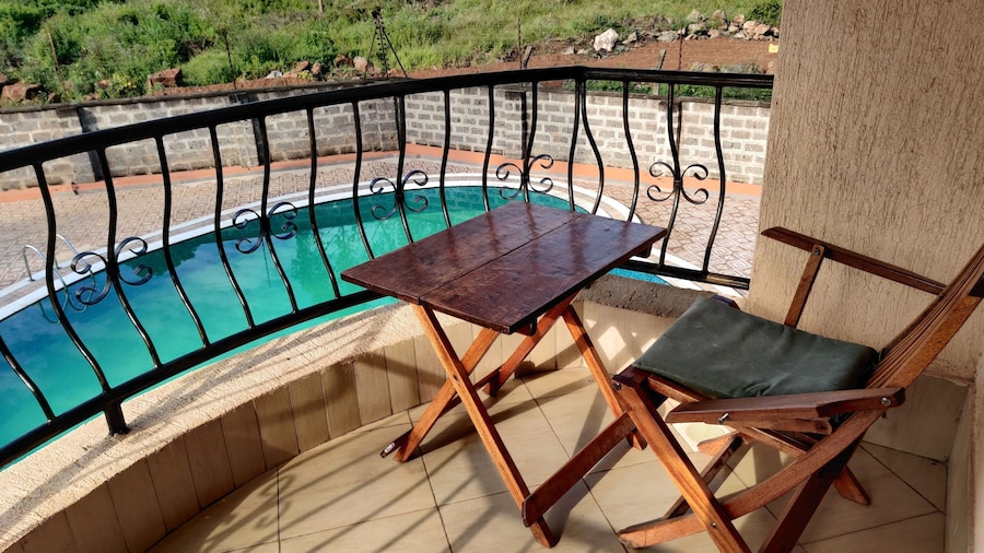 Longview Suites
