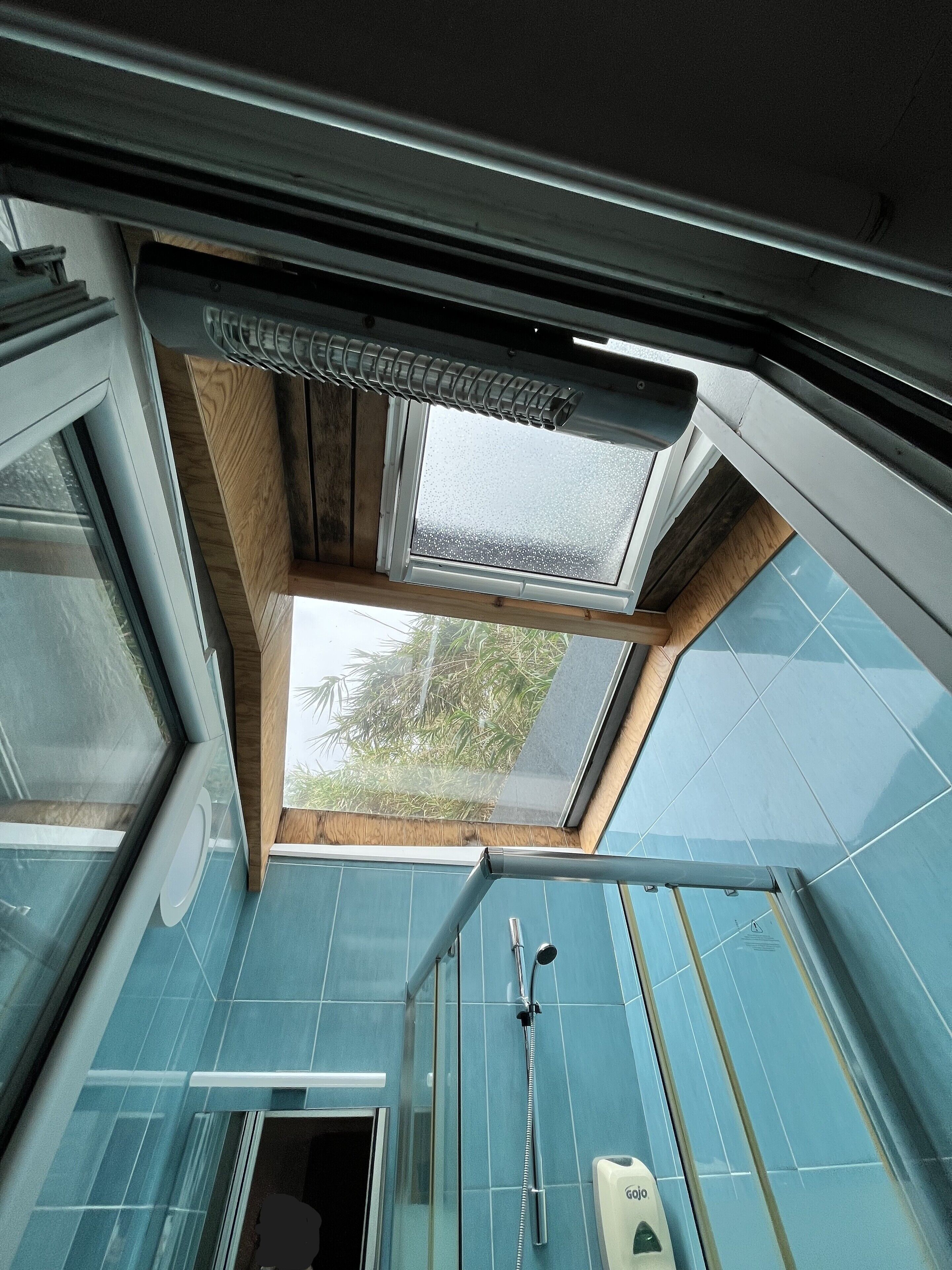 single room | bathroom | shower, free toiletries, hair dryer, towels