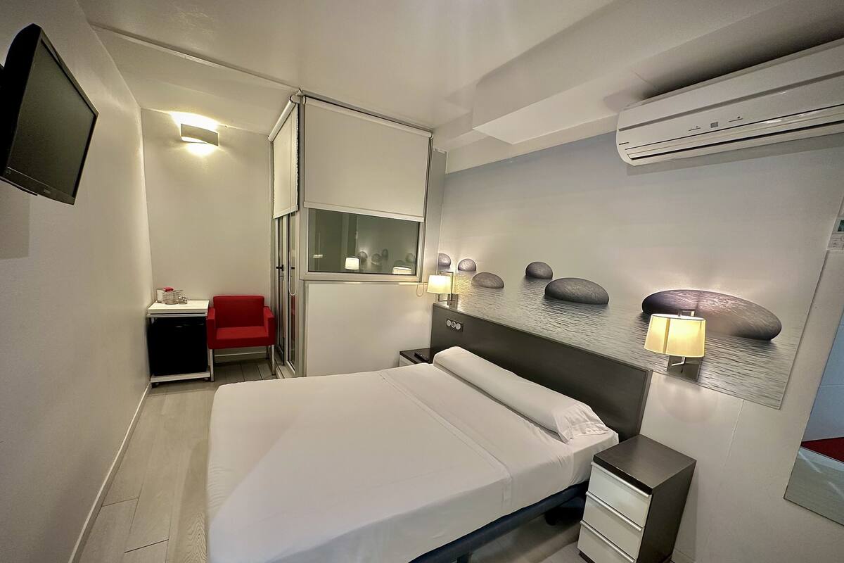 Minibar, iron/ironing board (on request), free WiFi, bed sheets