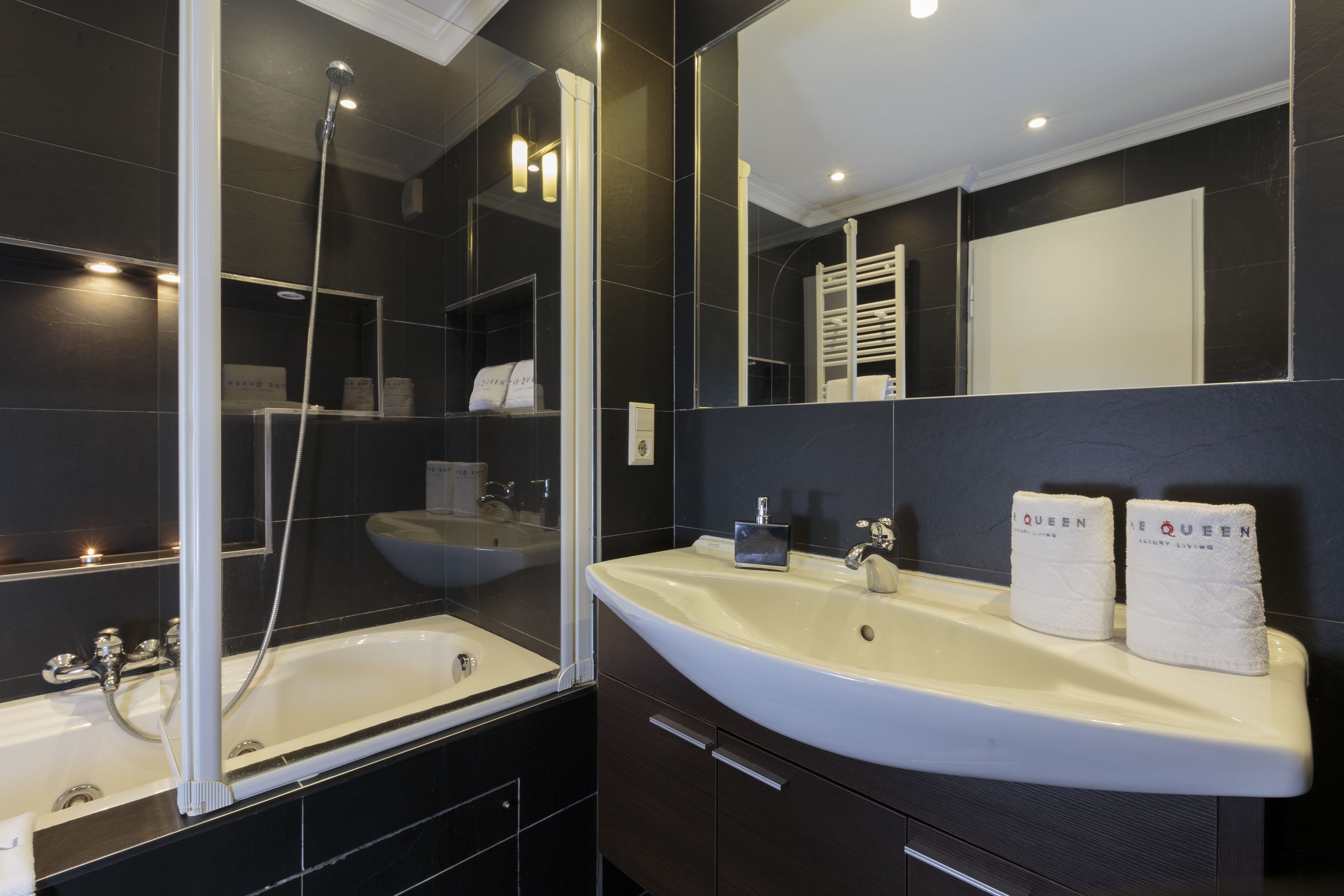 The Queen Luxury Apartments - Villa Giada