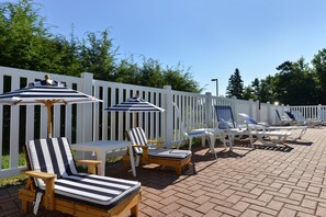 Seasonal outdoor pool, sun loungers