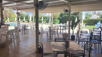 Bar (en la propiedad)