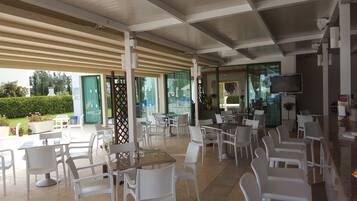 Bar (en la propiedad)