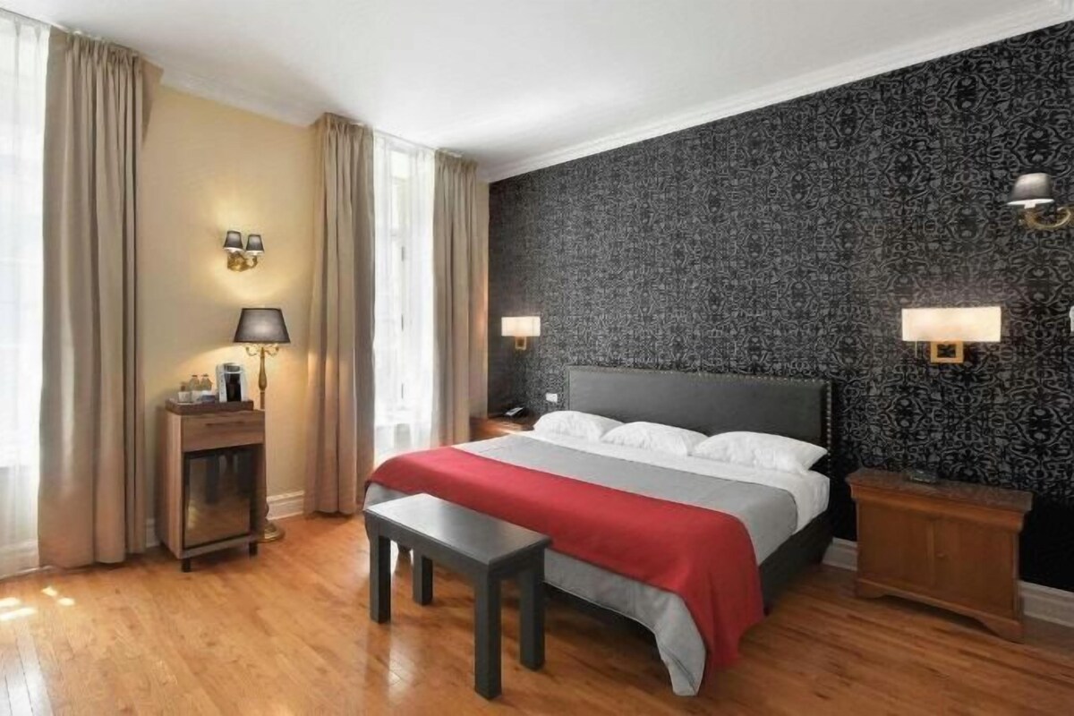 Premium bedding, memory foam beds, in-room safe, desk