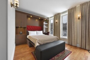 Suite, 1 soverom | Oppholdsrom | Flatskjerm-TV