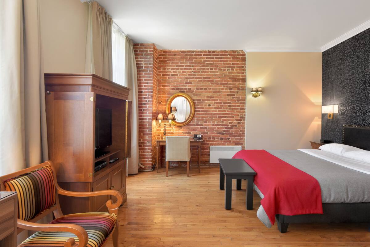 Superior Room, 1 King Bed