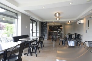 Desayuno continental incluido todos los días 