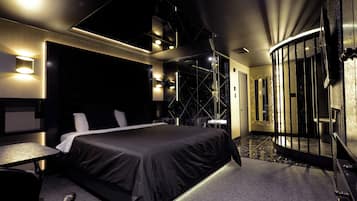 La Black and Gold | Mørklægningsgardiner, lydisolering, strygejern/strygebræt, gratis Wi-Fi