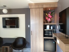 Televisión LED, reproductor de DVD