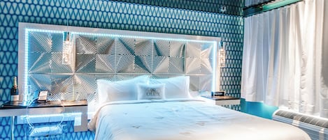 Premium Queen Room, Non Smoking | In-room safe, iron/ironing board, free WiFi, bed sheets