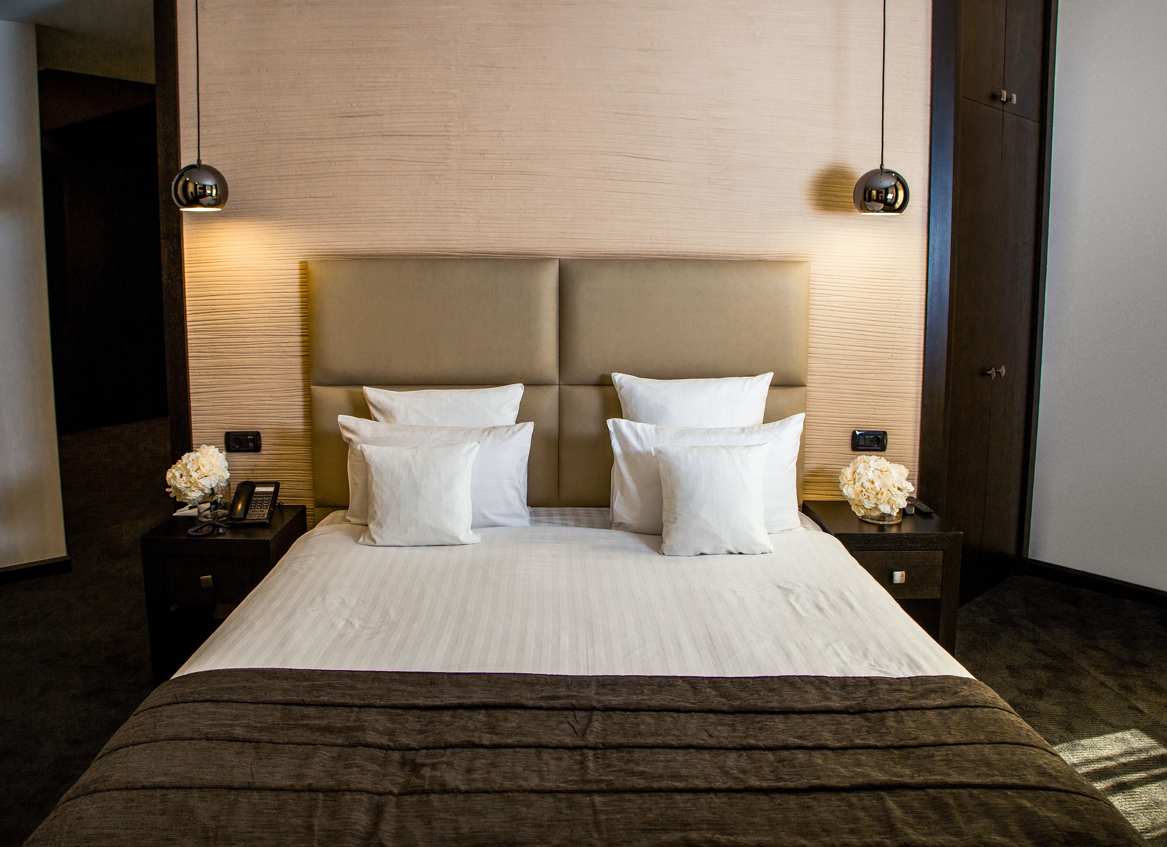 senior suite | 1 bedroom, free minibar items, in-room safe, desk