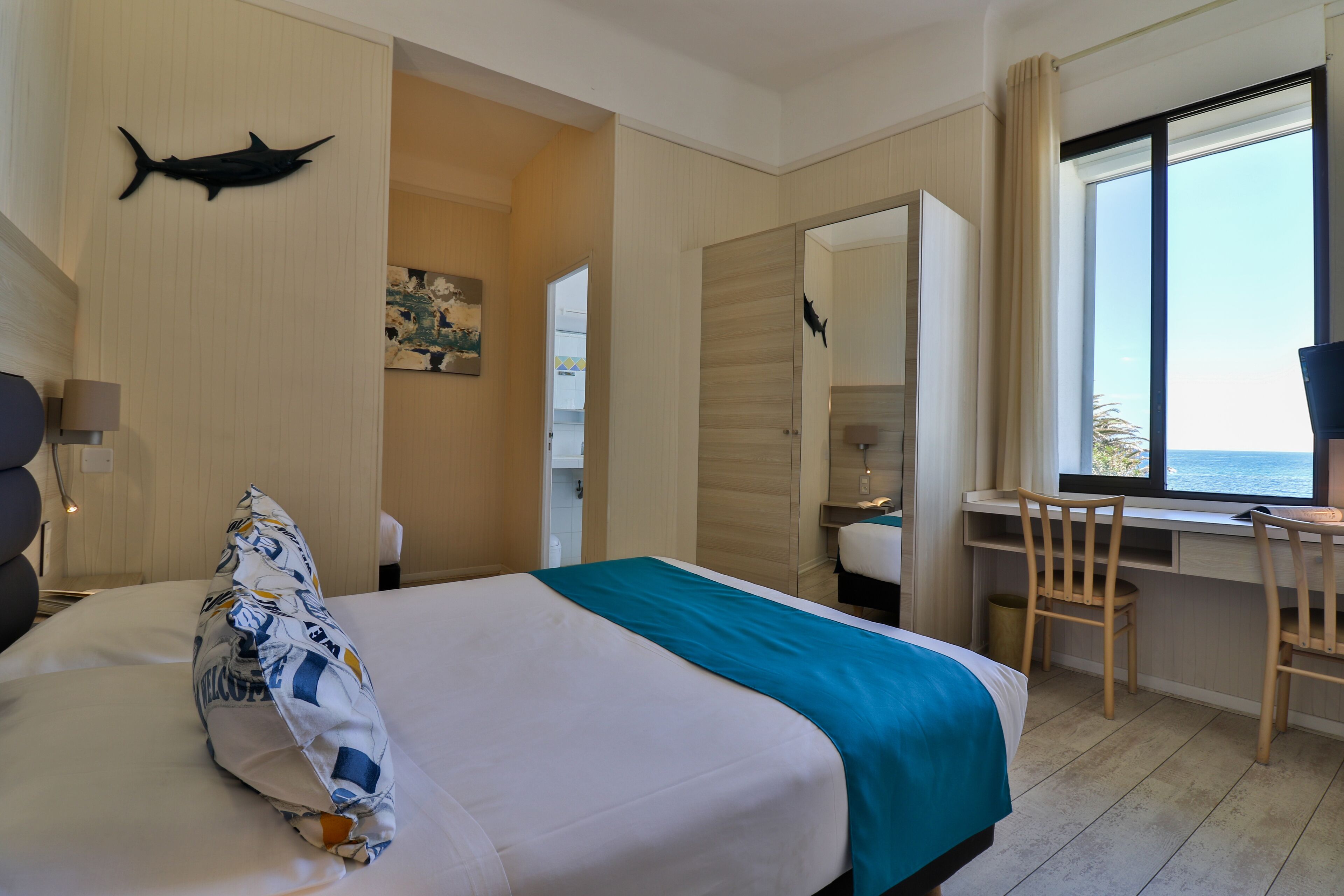 double room, sea view | desk, free wifi, bed sheets