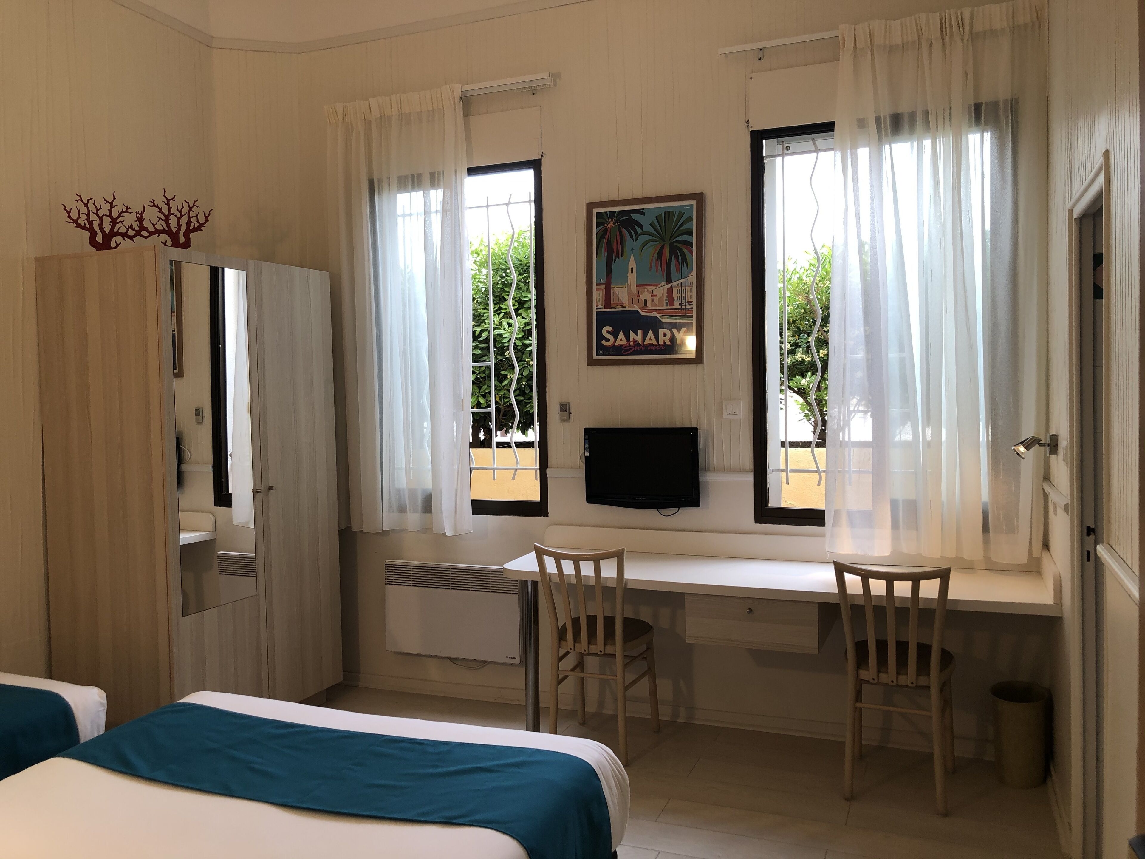 double room | desk, free wifi, bed sheets