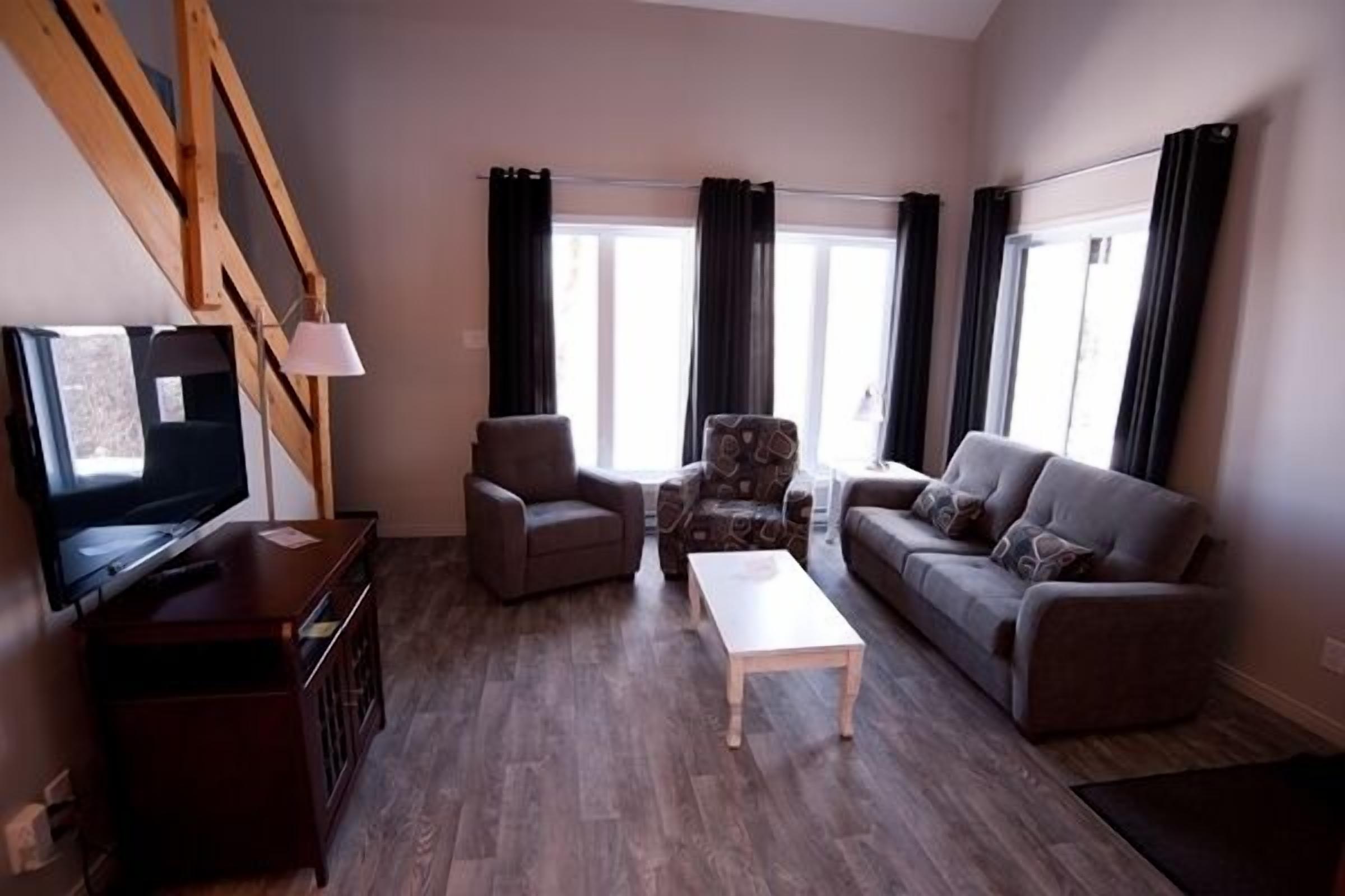 flat-screen tv, dvd player