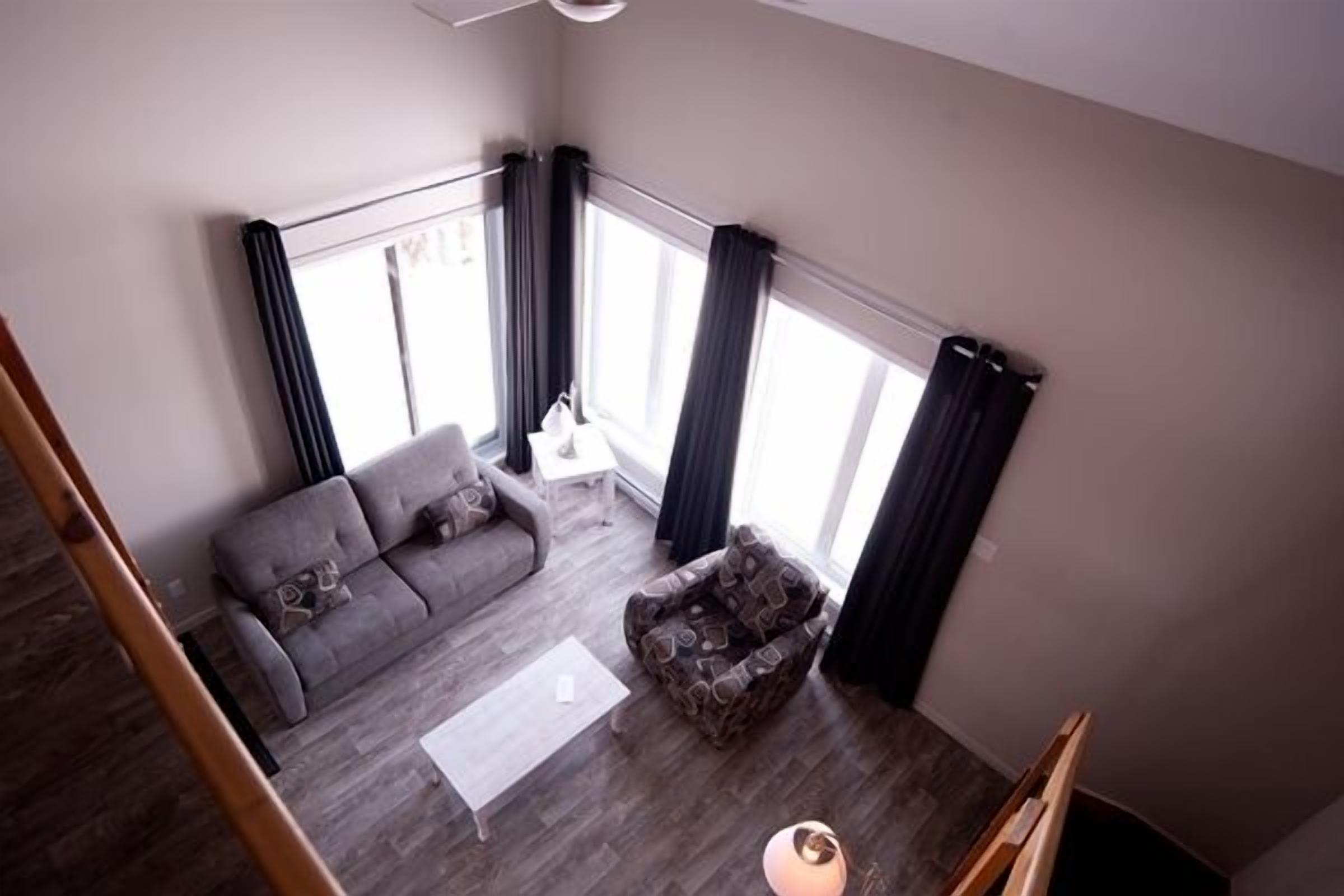 flat-screen tv, dvd player