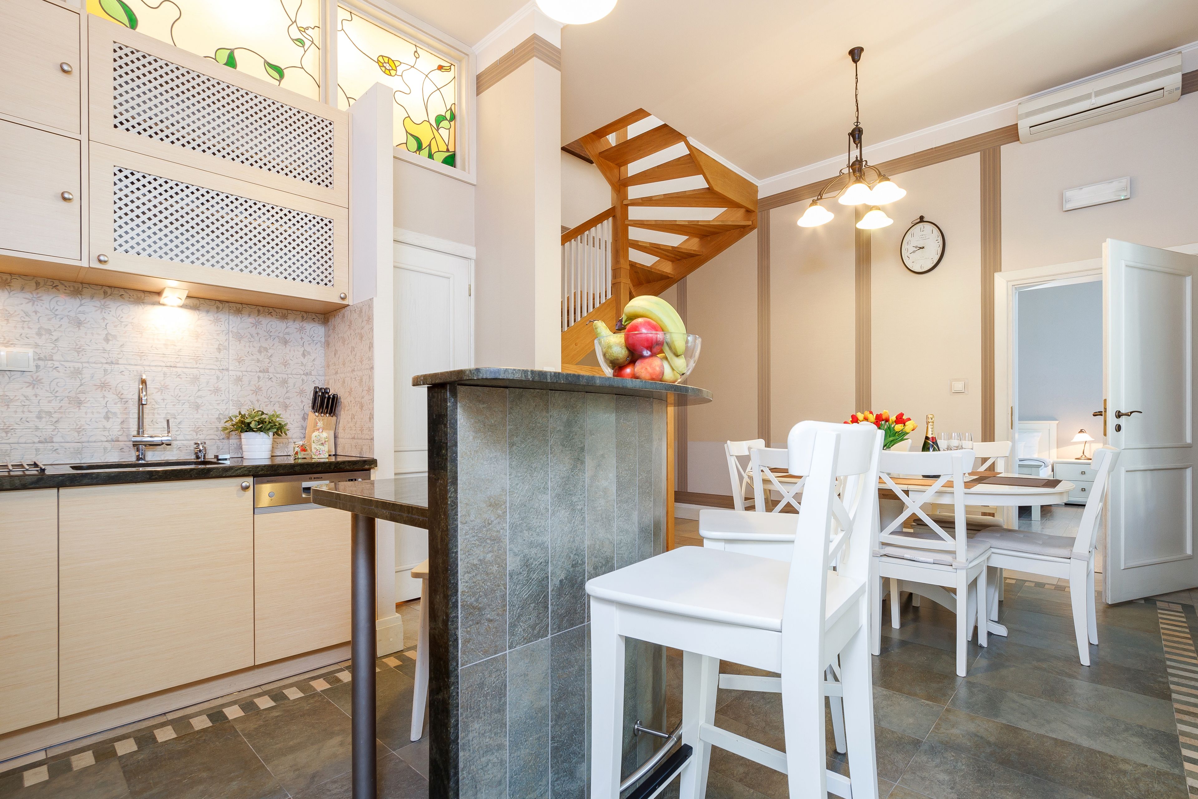 Departamento Deluxe, balcón (6 pax) | Área de sala de estar | Televisión LCD 