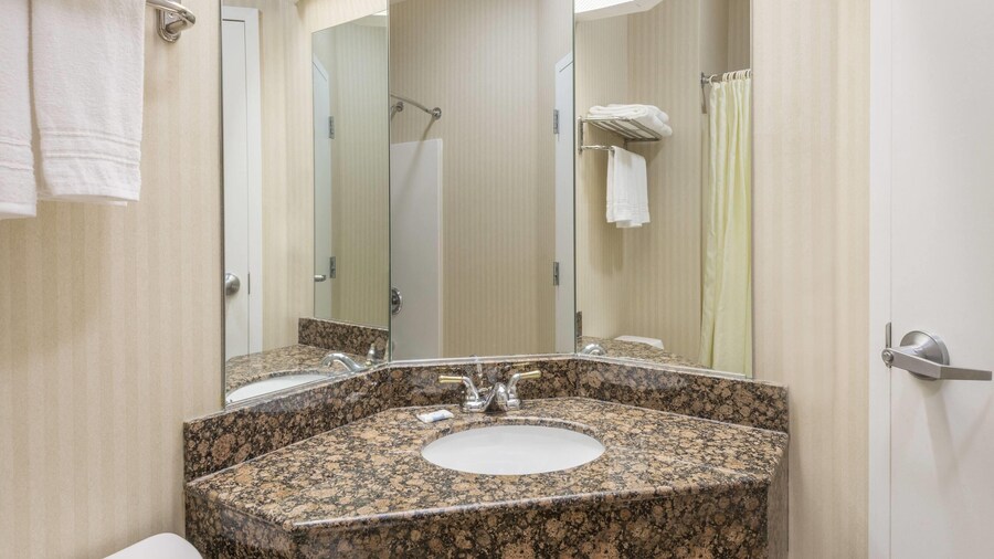 Super 8 by Wyndham Harrisburg Hershey North