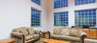 Super 8 by Wyndham Harrisburg Hershey North