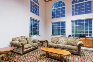Lobby - Super 8 by Wyndham Harrisburg Hershey North (Harrisburg)