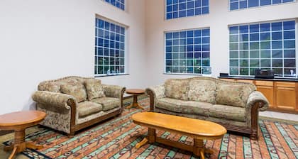 Super 8 by Wyndham Harrisburg Hershey North