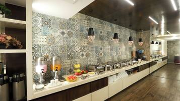 Free daily buffet breakfast