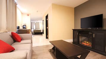 King Suite with Sofa Bed | 熨斗/熨衣板、免費無線上網、床單