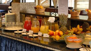 Free daily buffet breakfast