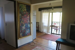 (9) 2 bed self caterting apartment | Área de estar | TV