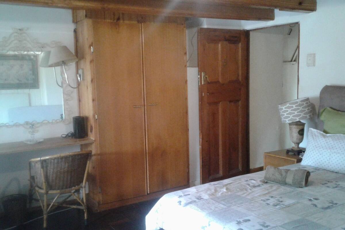 (5)Contemporary Double | 1 habitación y wifi gratis