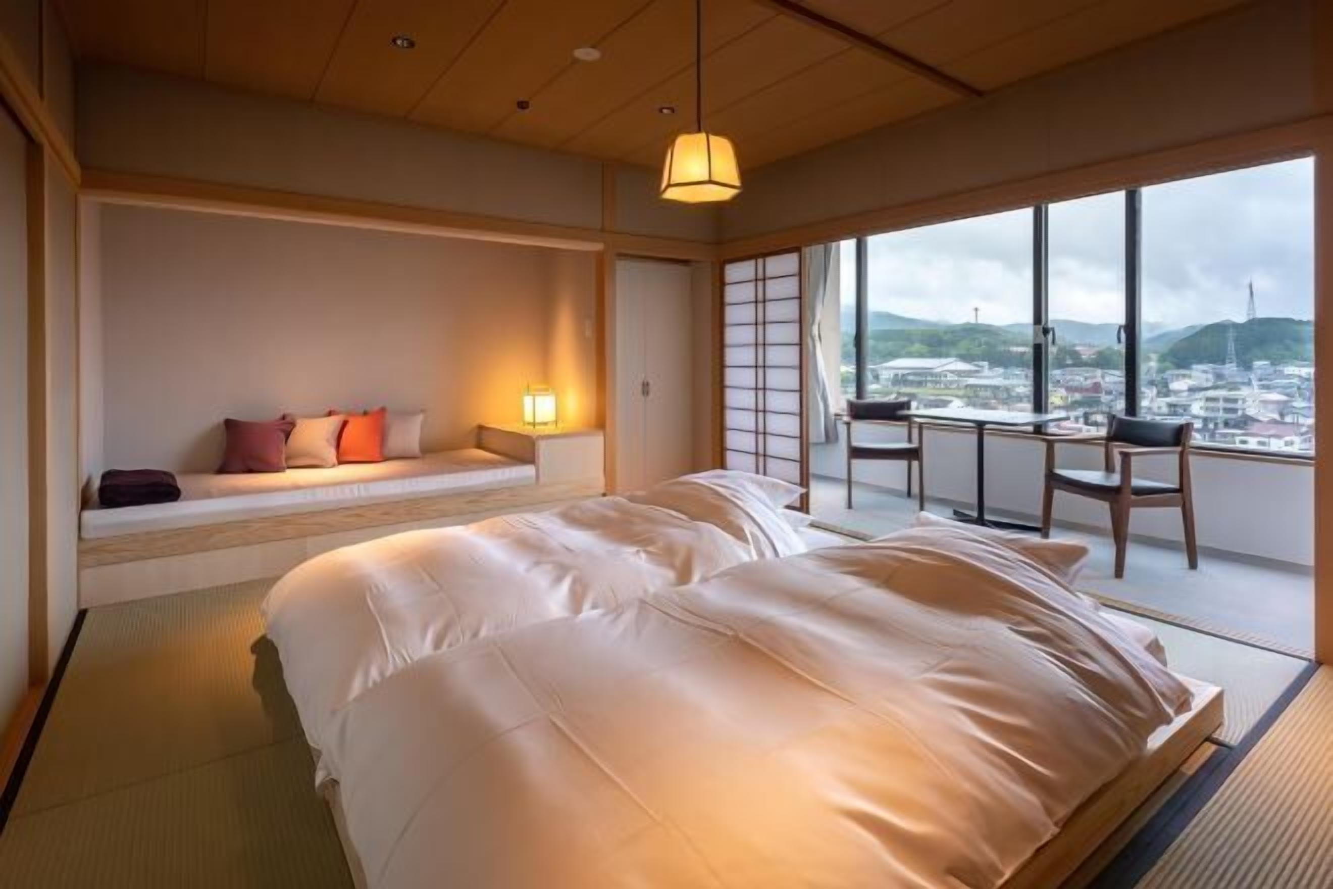 Zimmersafe, Schreibtisch, kostenloses WLAN, Bettwäsche