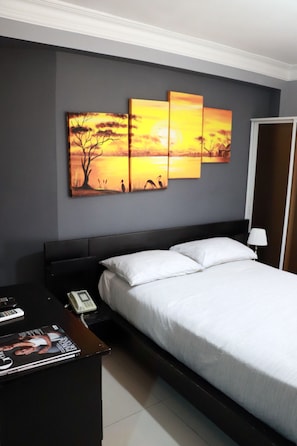 Superior-Dreibettzimmer, Mehrere Betten | Bügeleisen/Bügelbrett, kostenloses WLAN, Bettwäsche