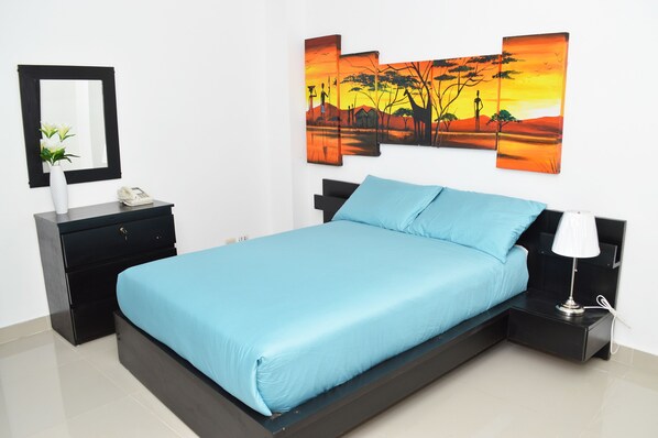 Iron/ironing board, free WiFi, bed sheets