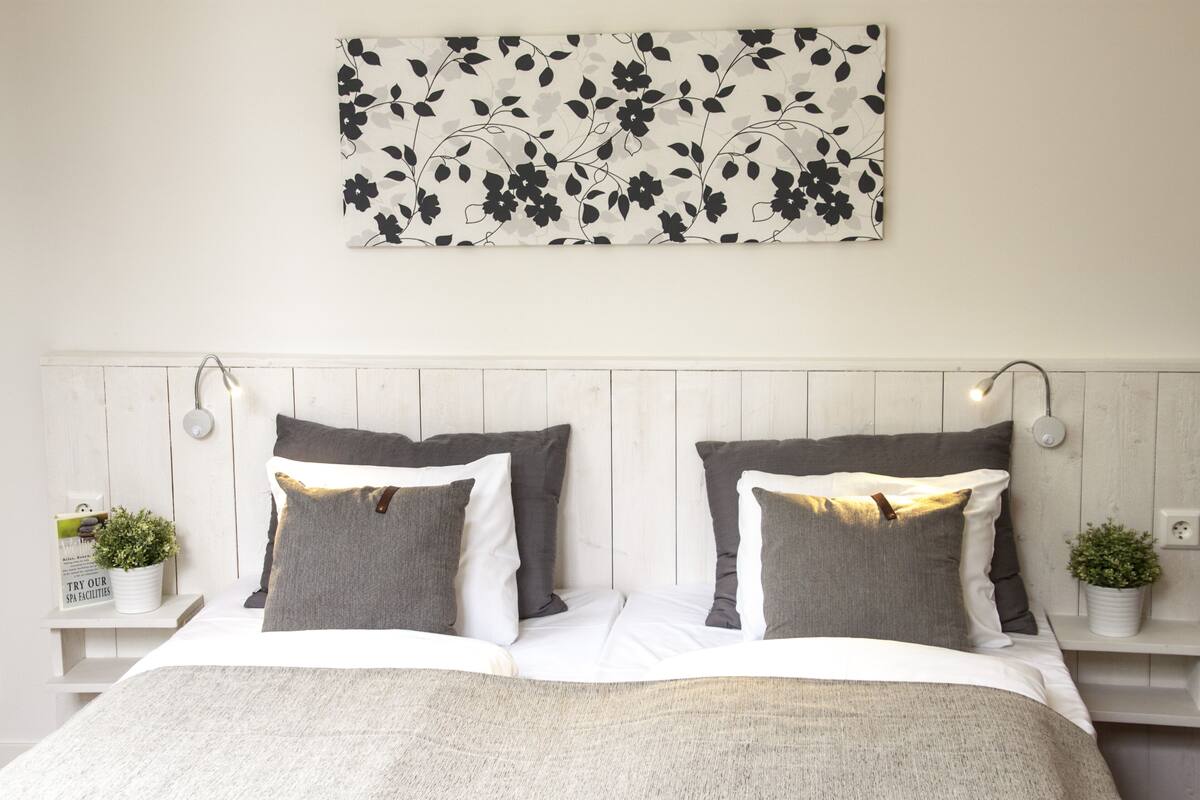 premium bedding, minibar, soundproofing, iron/ironing board