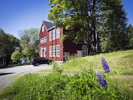 Fassade der Unterkunft. Guesthouse Eleven Hotel