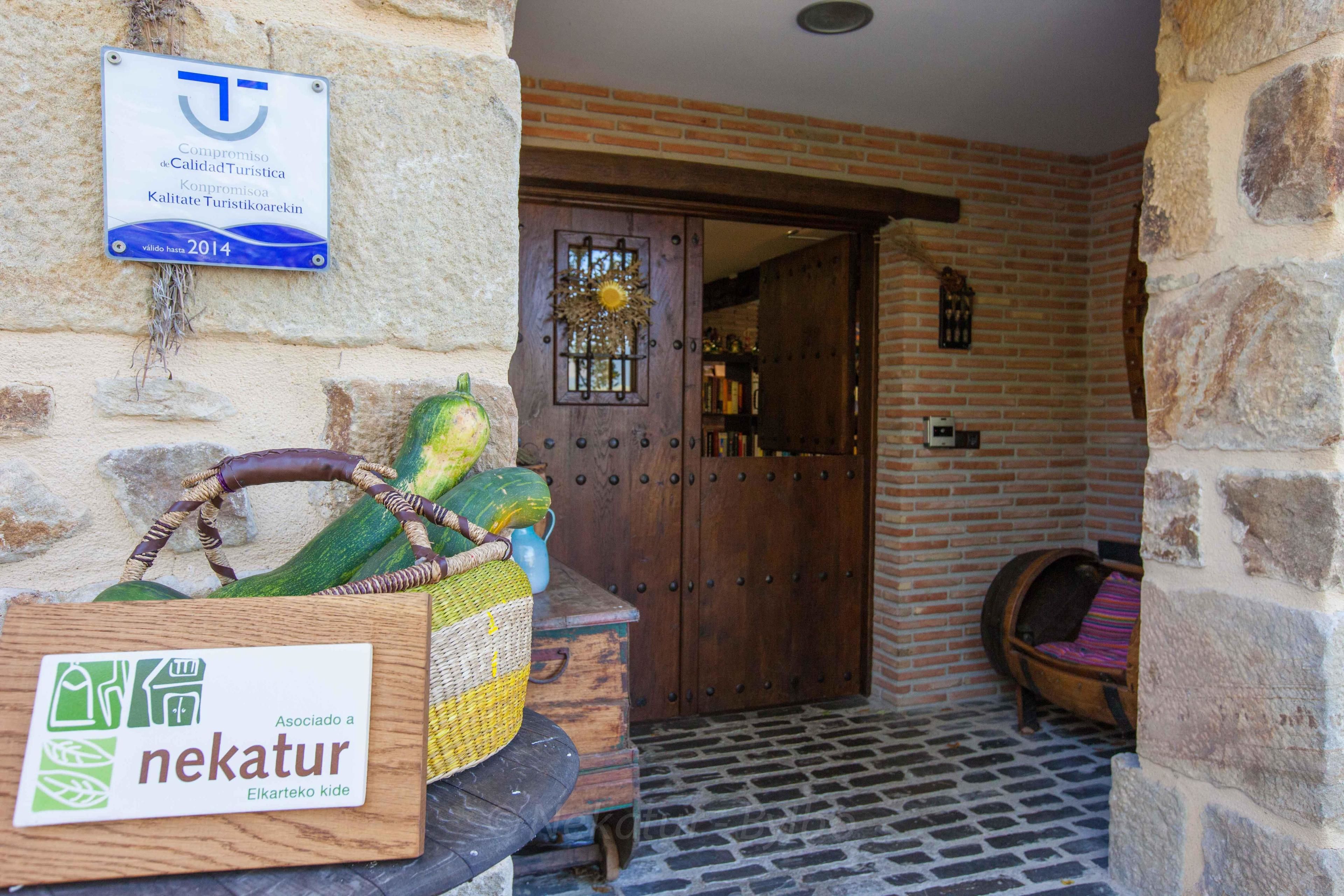 Entrada al alojamiento