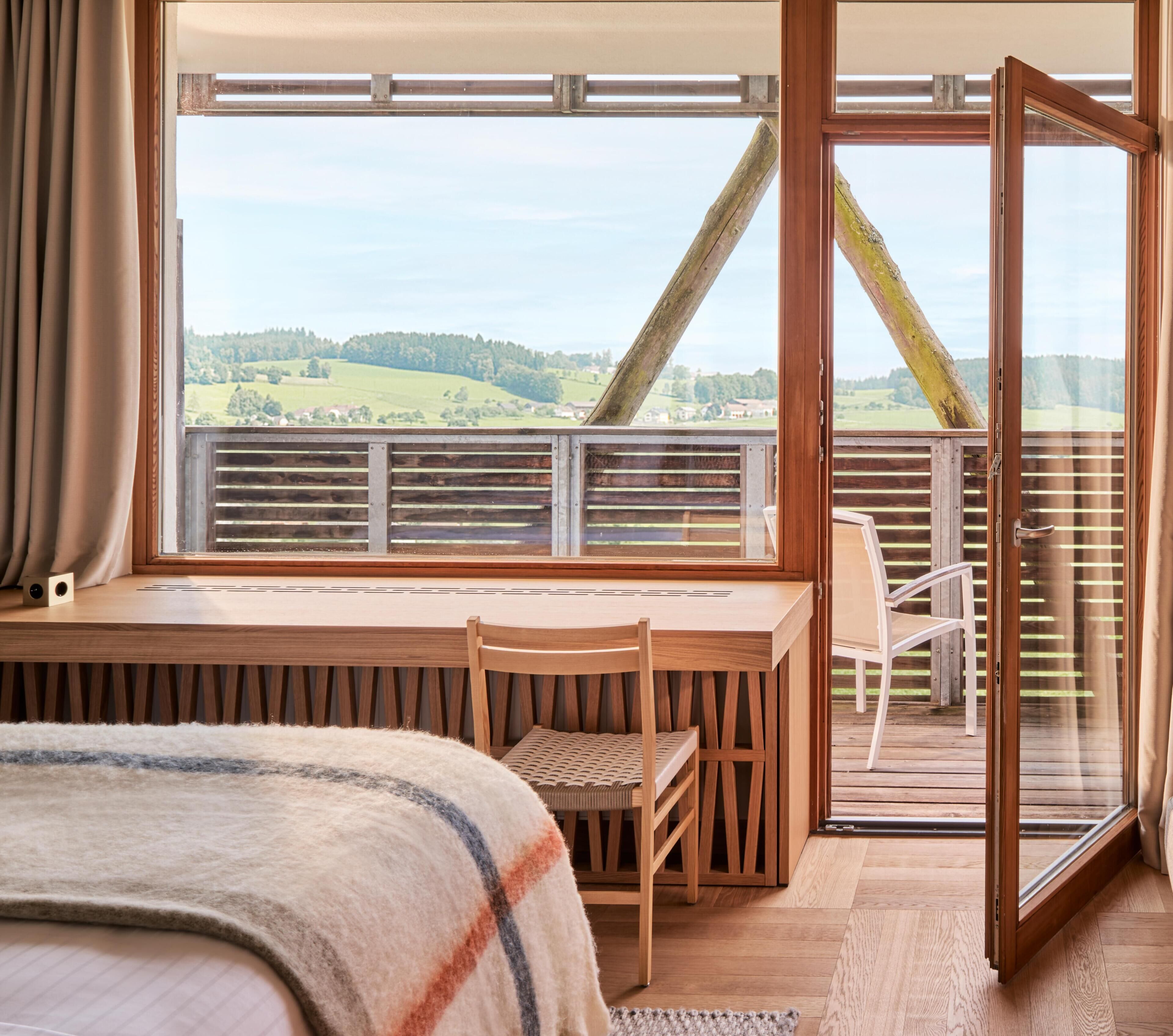 高級客房, 露台, 山谷景 | 迷你吧、房內夾萬、書桌、手提電腦工作空間