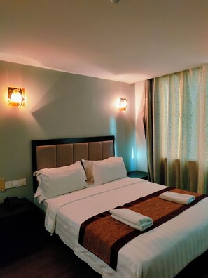 Double Room | In-room safe, desk, iron/ironing board, free WiFi - KK Waterfront Hotel (Kota Kinabalu)