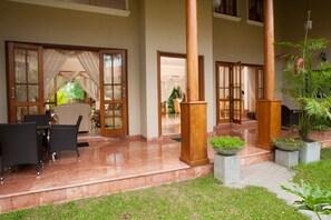 Unclassified image, 2 of 46, button - Alankara Villa (Battaramulla)