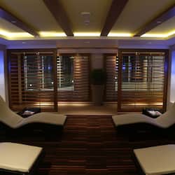 Couples treatment room(s), sauna, hot tub, steam room, body treatments