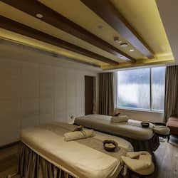 Couples treatment room(s), sauna, hot tub, steam room, body treatments