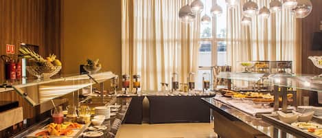 Daily buffet breakfast (BRL 49.50 per person)