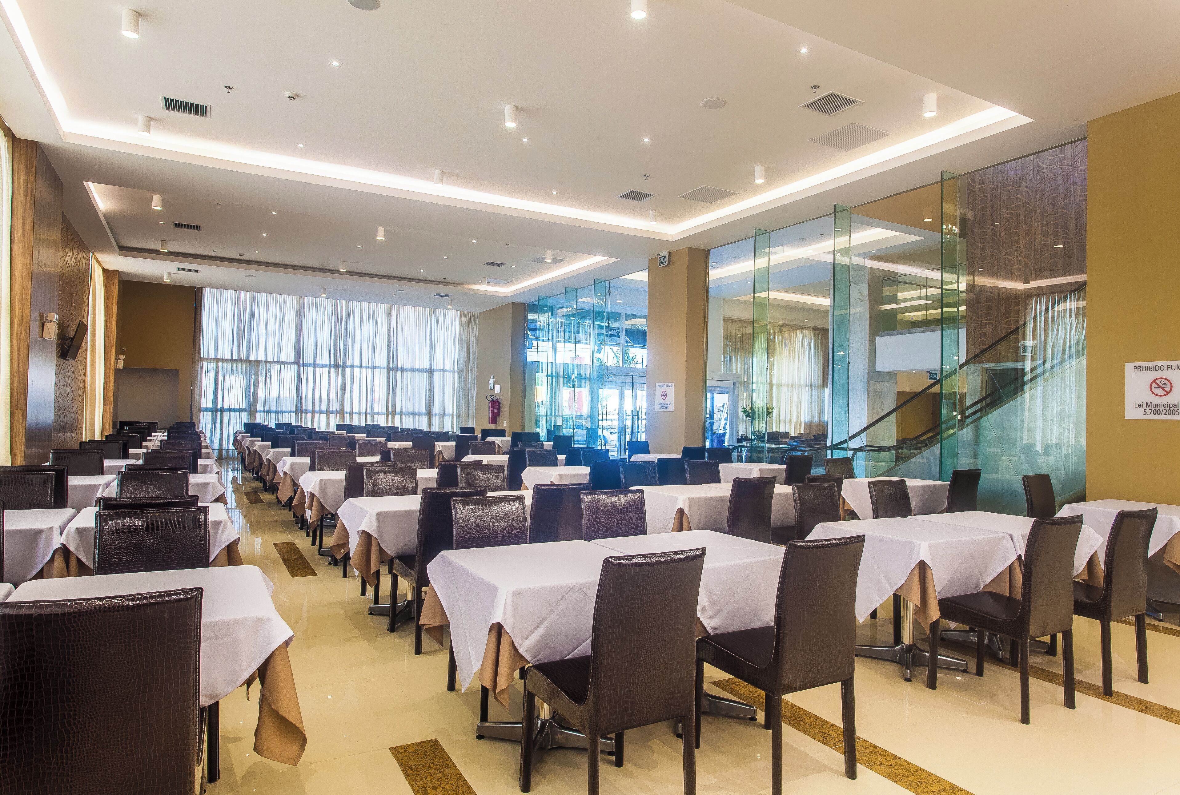 breakfast, lunch and dinner served