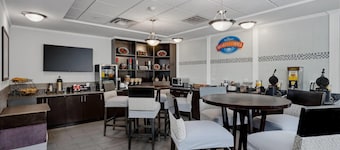 Baymont by Wyndham College Station