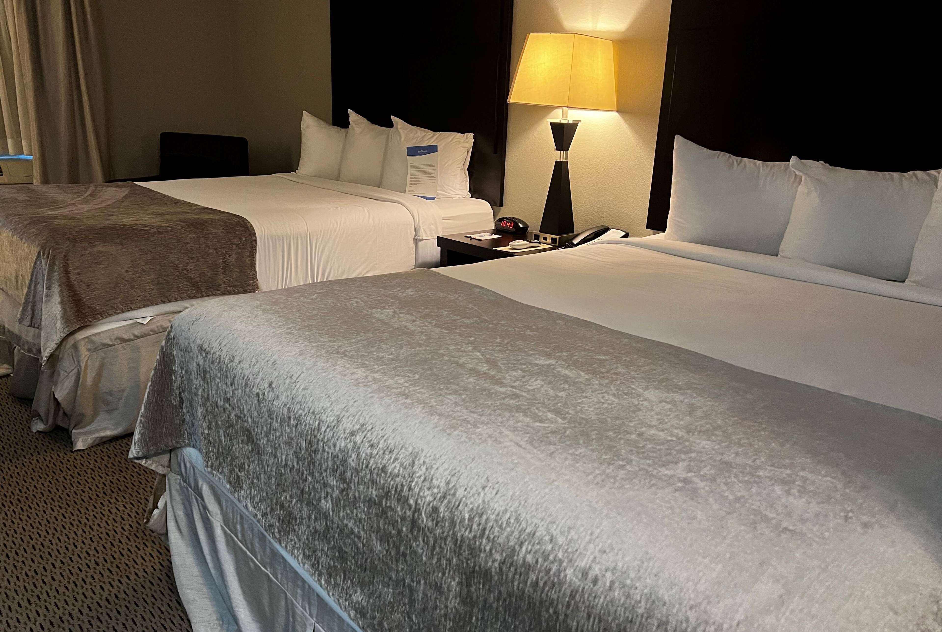 Bureau, espace de travail pour ordinateur portable