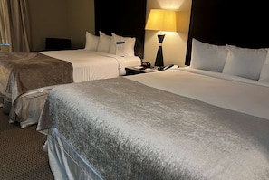 Skrivbord, arbetsyta för laptop och strykjärn/strykbräda