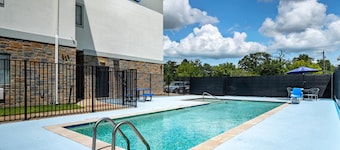 Baymont by Wyndham College Station