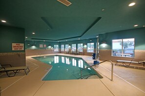 Indoor pool - Holiday Inn Express & Suites Charlotte North by IHG (Charlotte)