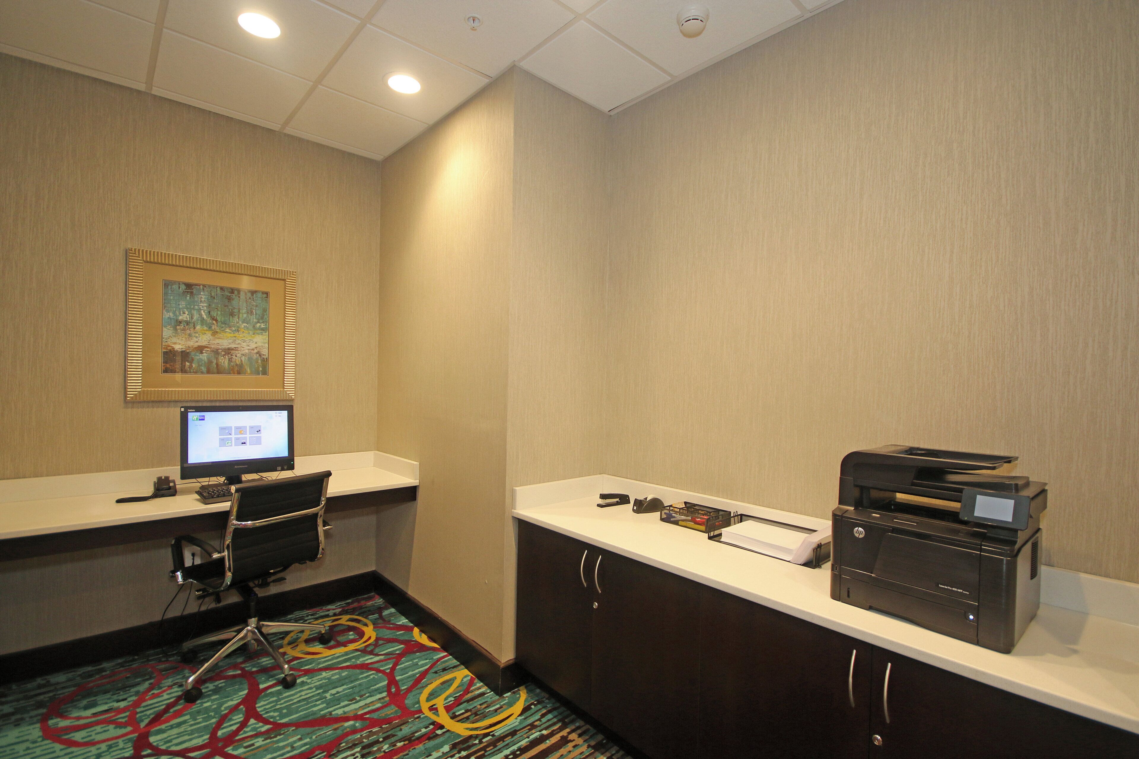 Photo - Holiday Inn Express & Suites Charlotte North