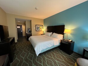 Desk, blackout curtains, iron/ironing board, free WiFi - Holiday Inn Express & Suites Cuero by IHG (Cuero)